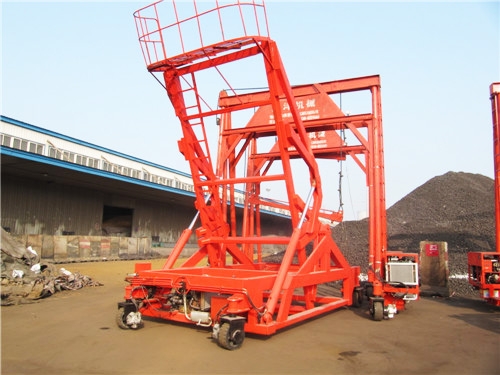 移動式集裝箱翻轉(zhuǎn)機(jī)