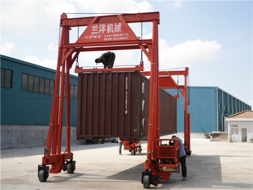 分體移動式集裝箱吊車