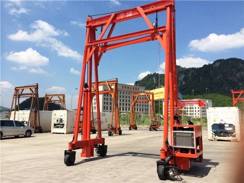 分體移動式集裝箱吊車