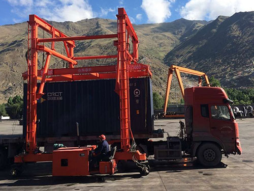 聯(lián)體移動(dòng)式集裝箱吊車(chē)