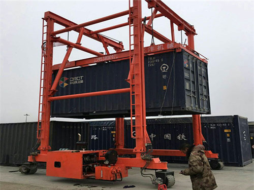 聯(lián)體移動(dòng)式集裝箱吊車(chē)